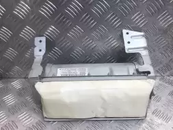 Подушка безопасности пассажира