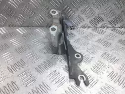 Петля капота левая