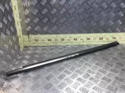 Молдинг стекла двери передней правой наружный