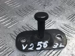 Ответная часть (скоба) замка двери