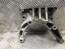 Кронштейн гидроусилителя