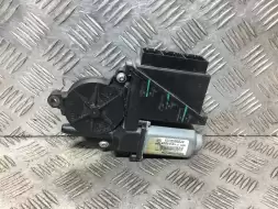 Моторчик стеклоподъемника передний левый