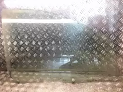 Стекло двери передней правой