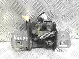 Замок капота