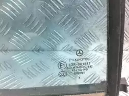 Форточка задняя правая