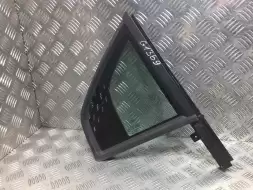 Форточка задняя правая