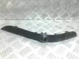 Молдинг бампера переднего