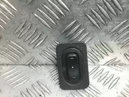 Кнопка стеклоподъемника заднего левого
