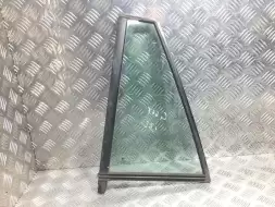 Форточка задняя левая