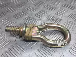 Крюк буксировочный