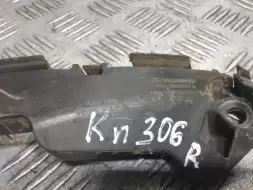 Кронштейн бампера переднего