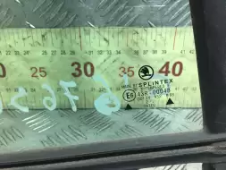 Форточка задняя правая