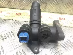 Фланец (тройник) системы охлаждения