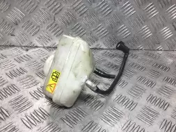 Бачок тормозной жидкости