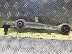 Рычаг передний