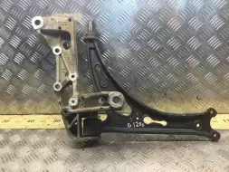Рычаг передний левый