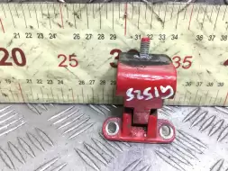 Петля крышки багажника