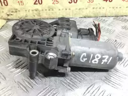 Моторчик стеклоподъемника передний левый