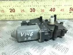 Моторчик стеклоподъемника задний правый