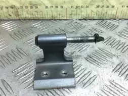 Петля крышки багажника