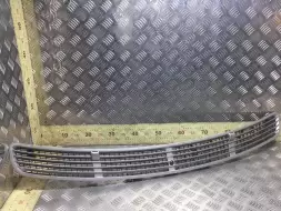 Решетка капота