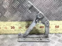 Петля капота левая