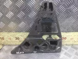 Крепление бампера переднего