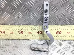 Петля капота левая