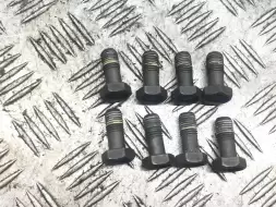 Болт маховика