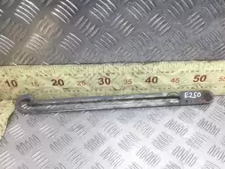 Держатель капота