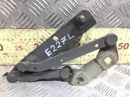 Петля капота левая