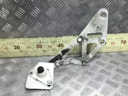 Петля капота левая