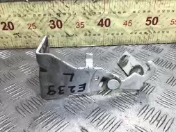 Петля капота левая