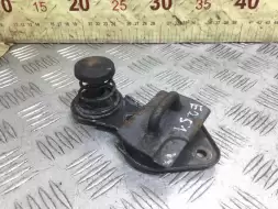 Замок капота