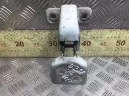 Петля двери передней левой