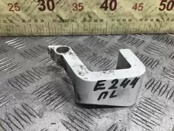 Петля двери передней левой