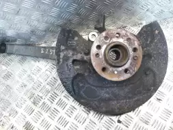 Ступица передняя левая