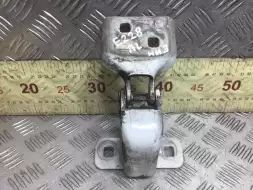 Петля двери передней левой