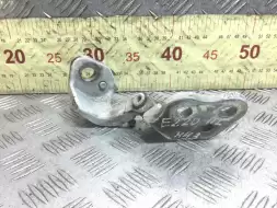 Петля двери передней левой