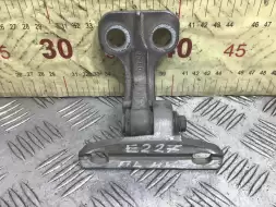 Петля двери передней левой