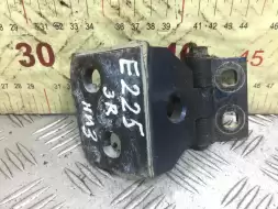 Петля двери задней правой