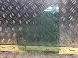 Стекло двери задней правой