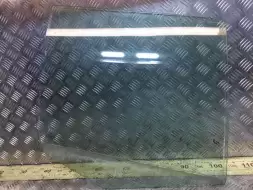 Стекло двери задней правой