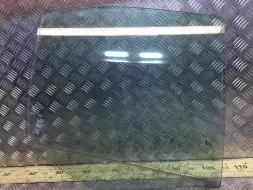 Стекло двери задней правой