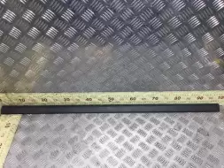 Молдинг двери передней правой