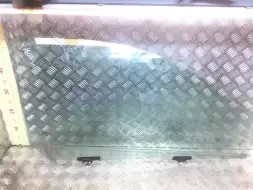 Стекло двери передней правой