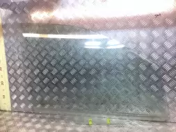 Стекло двери передней правой