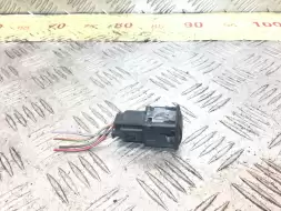 Кнопка открытия лючка топливного бака