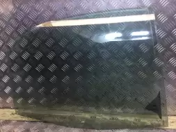 Стекло двери задней правой