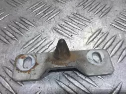 Ответная часть (скоба) замка двери